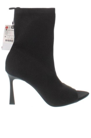 Damskie botki Zara, Rozmiar 39, Kolor Czarny, Cena 165,11 zł, #136896013