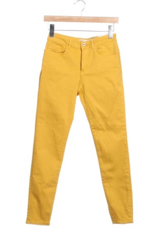 Дамски дънки Zara, Размер S, Цвят Жълт, Цена 33,00 €, #136831418