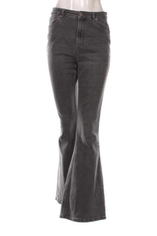 Dámske džínsy  Bershka, Veľkosť M, Farba Sivá, Cena  9,00 €, #137020446