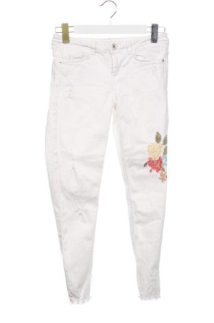 Blugi de femei Zara, Mărime S, Culoare Alb, Preț 62,99 Lei, #137022964