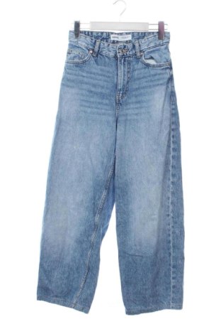 Γυναικείο Τζίν Bershka, Μέγεθος XS, Χρώμα Μπλέ, Τιμή 9,68 €, #137081011