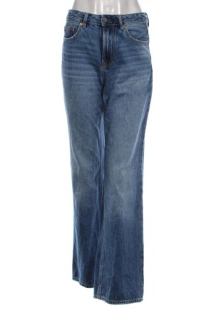 Дамски дънки Stradivarius, Размер S, Цвят Син, Цена 19,00 €, #137097471