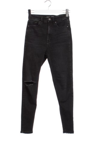 Dámské džíny  Stradivarius, Velikost XS, Barva Černá, Cena  243,00 Kč, #137130394