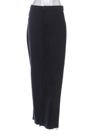 Дамски дънки Bershka, Размер M, Цвят Черен, Цена 19,29 €, #137137623