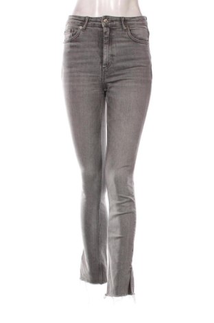 Blugi de femei Zara, Mărime S, Culoare Gri, Preț 73,49 Lei, #137017228