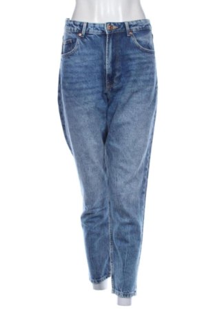 Női farmernadrág Bershka, Méret M, Szín Kék, Ár 4 459 Ft, #137118881