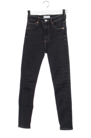 Blugi de femei Zara, Mărime S, Culoare Negru, Preț 73,49 Lei, #137127253