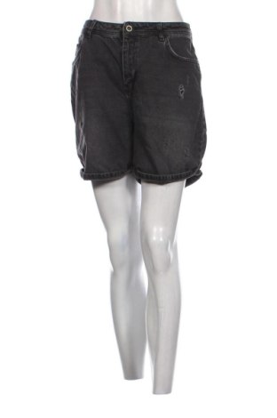 Pantaloni scurți de femei LCW, Mărime L, Culoare Negru, Preț 55,00 Lei, #137046198