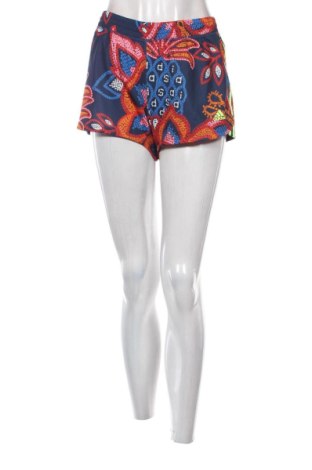 Pantaloni scurți de femei Adidas, Mărime M, Culoare Multicolor, Preț 244,76 Lei, #137049876
