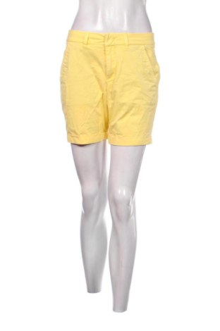 Pantaloni scurți de femei S.Oliver, Mărime M, Culoare Galben, Preț 69,99 Lei, #137068664