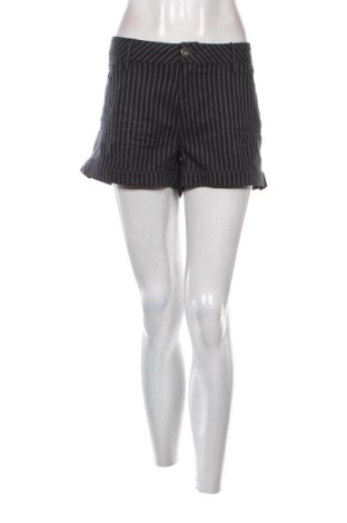 Damen Shorts Guess, Größe XXL, Farbe Mehrfarbig, Preis 32,00 €, #137068812