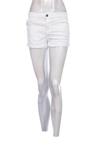 Női rövidnadrág H&M, Méret S, Szín Fehér, Ár 3 369 Ft, #137097046