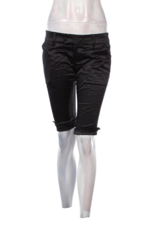 Pantaloni scurți de femei Fornarina, Mărime L, Culoare Negru, Preț 117,99 Lei, #137097364