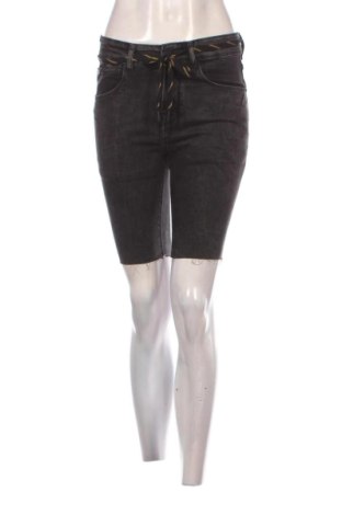 Pantaloni scurți de femei Pull&Bear, Mărime S, Culoare Gri, Preț 52,49 Lei, #137127896