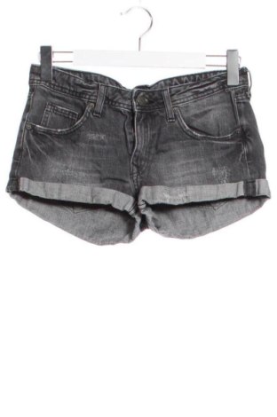 Pantaloni scurți de femei H&M Divided, Mărime S, Culoare Negru, Preț 45,99 Lei, #136676366