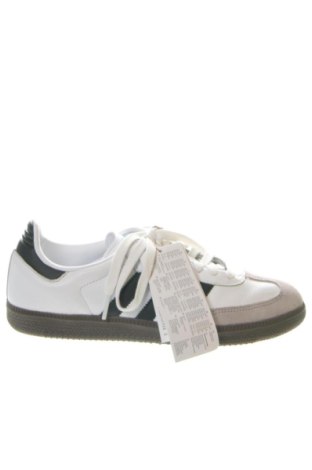 Дамски обувки Adidas Originals, Размер 41, Цвят Многоцветен, Цена 104,81 €, #137016334