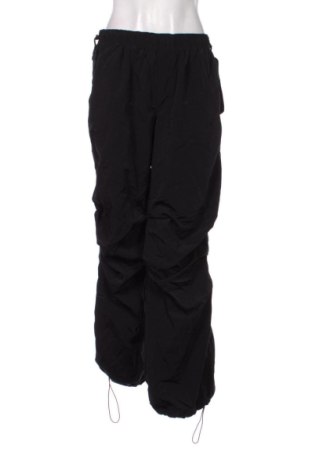 Damenhose Bershka, Größe L, Farbe Schwarz, Preis € 12,99, #137068326
