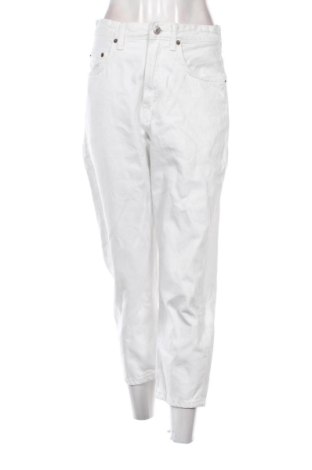 Pantaloni de femei Zara, Mărime M, Culoare Alb, Preț 95,43 Lei, #137044523