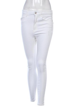 Pantaloni de femei Stradivarius, Mărime S, Culoare Alb, Preț 61,00 Lei, #137083457