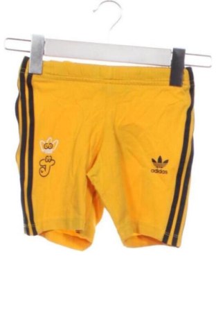 Παιδικό κοντό παντελόνι Adidas Originals, Μέγεθος 18-24m/ 86-98 εκ., Χρώμα Κίτρινο, Τιμή 12,00 €, #137026577
