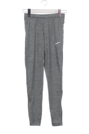 Pantaloni de trening, pentru copii Nike, Mărime 7-8y/ 128-134 cm, Culoare Gri, Preț 178,00 Lei, #136967324