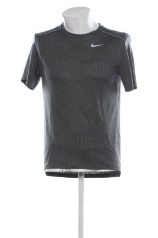 Мъжка тениска Nike, Размер S, Цвят Сив, Цена 18,91 €, #137141350