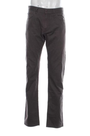 Мъжки дънки Hugo Boss, Размер L, Цвят Кафяв, Цена 56,39 €, #137037966