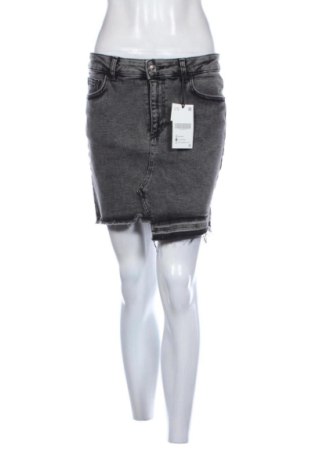 Fustă Unbranded, Mărime M, Culoare Gri, Preț 78,74 Lei, #137118175