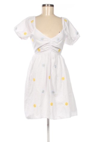 Kleid Trendyol, Größe M, Farbe Mehrfarbig, Preis 20,00 €, #137049981