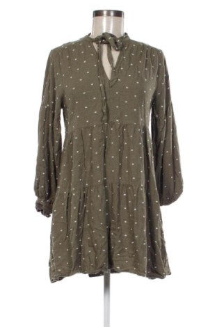 Rochie Zara, Mărime M, Culoare Verde, Preț 76,00 Lei, #137116410
