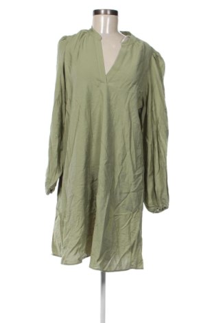 Рокля VILA, Размер M, Цвят Зелен, Цена 32,21 €, #137145072