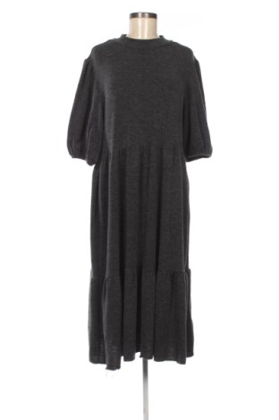 Kleid Zara, Größe XL, Farbe Grau, Preis 25,00 €, #137154464