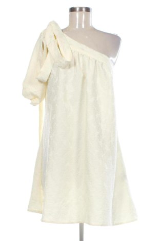 Rochie SHEIN, Mărime M, Culoare Ecru, Preț 55,99 Lei, #137088328