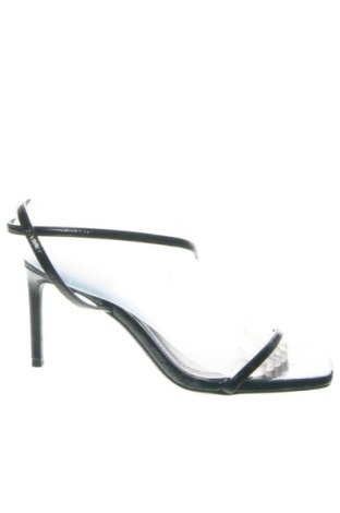 Sandale Bershka, Mărime 38, Culoare Negru, Preț 115,48 Lei, #137049322