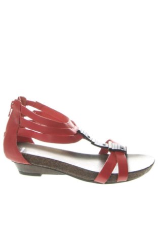 Sandały Clarks, Rozmiar 37, Kolor Fioletowy, Cena 258,24 zł, #136894547