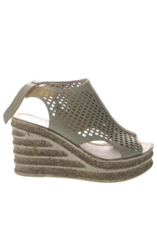 Σανδάλια Unbranded, Μέγεθος 39, Χρώμα  Μπέζ, Τιμή 25,00 €, #137083175
