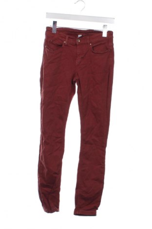 Damskie jeansy Mac, Rozmiar XS, Kolor Czerwony, Cena 8,99 zł