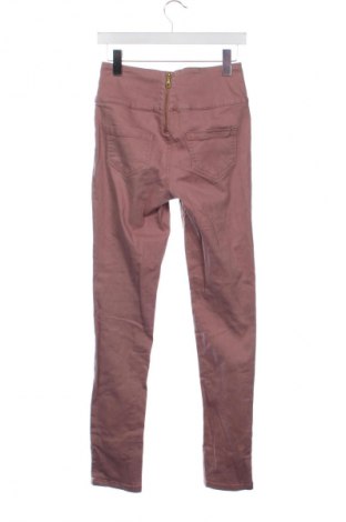 Damen Jeans Pieces, Größe S, Farbe Aschrosa, Preis € 5,99