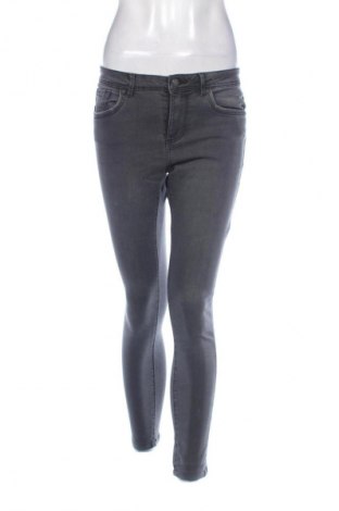 Női farmernadrág Vero Moda, Méret M, Szín Szürke, Ár 5 639 Ft