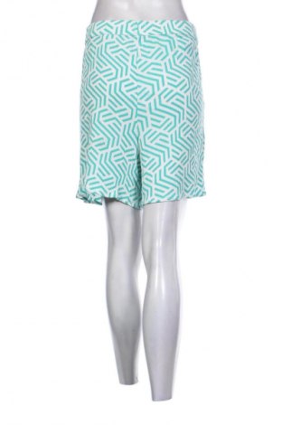 Γυναικείο κοντό παντελόνι Essentials, Μέγεθος XL, Χρώμα Πολύχρωμο, Τιμή 3,99 €