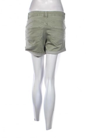 Дамски къс панталон Fb Sister, Размер M, Цвят Зелен, Цена 2,04 €