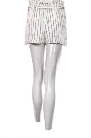 Дамски къс панталон Zara Trafaluc, Размер M, Цвят Многоцветен, Цена 2,04 €