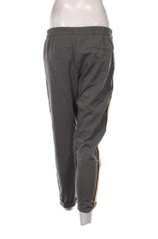 Pantaloni de femei Bershka, Mărime M, Culoare Multicolor, Preț 20,99 Lei