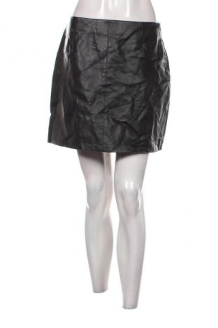 Кожена пола Primark, Размер M, Цвят Черен, Цена 2,04 €