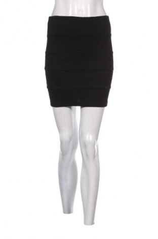 Пола Amisu, Размер S, Цвят Черен, Цена 2,04 €