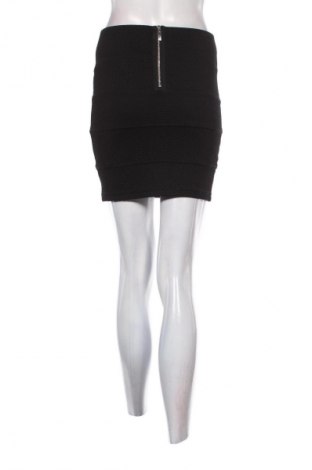 Пола Amisu, Размер S, Цвят Черен, Цена 2,04 €