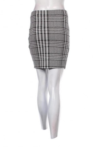 Пола Amisu, Размер S, Цвят Многоцветен, Цена 2,04 €