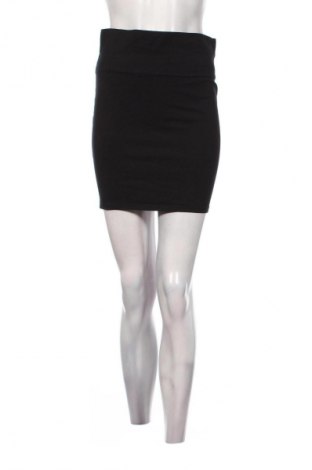 Пола Clockhouse, Размер M, Цвят Черен, Цена 2,04 €