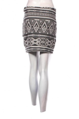 Пола H&M, Размер S, Цвят Многоцветен, Цена 2,04 €