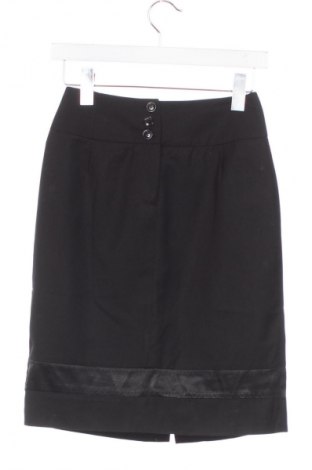 Пола H&M, Размер XS, Цвят Черен, Цена 2,04 €